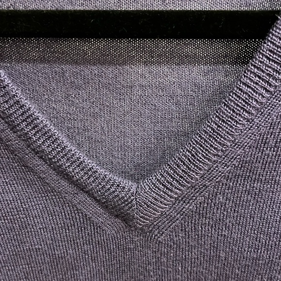 EUC Versace Collection fine 100% wool v neck purple long sleeve sweater - Picture 4 of 12